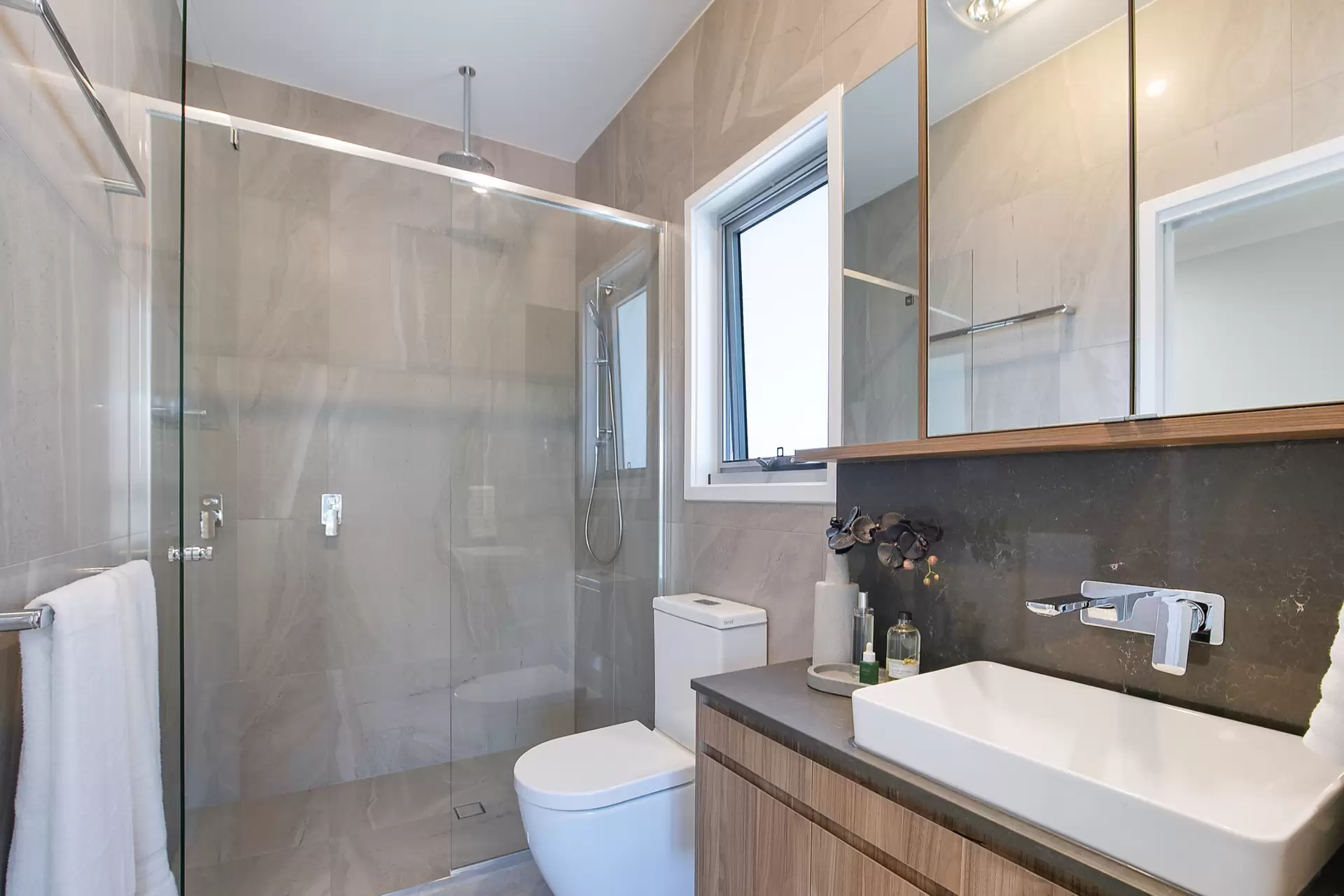 5/35 Jackson Street, Hamilton Sold by Aurora Property - image 1