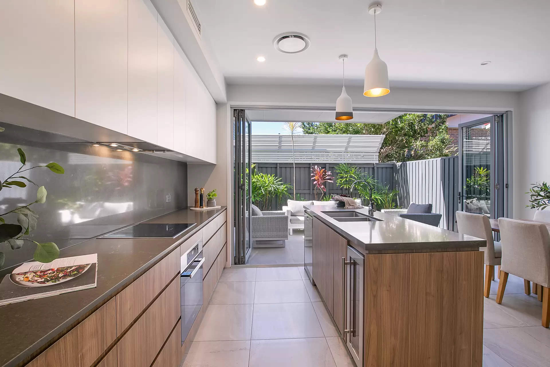 5/35 Jackson Street, Hamilton Sold by Aurora Property - image 1