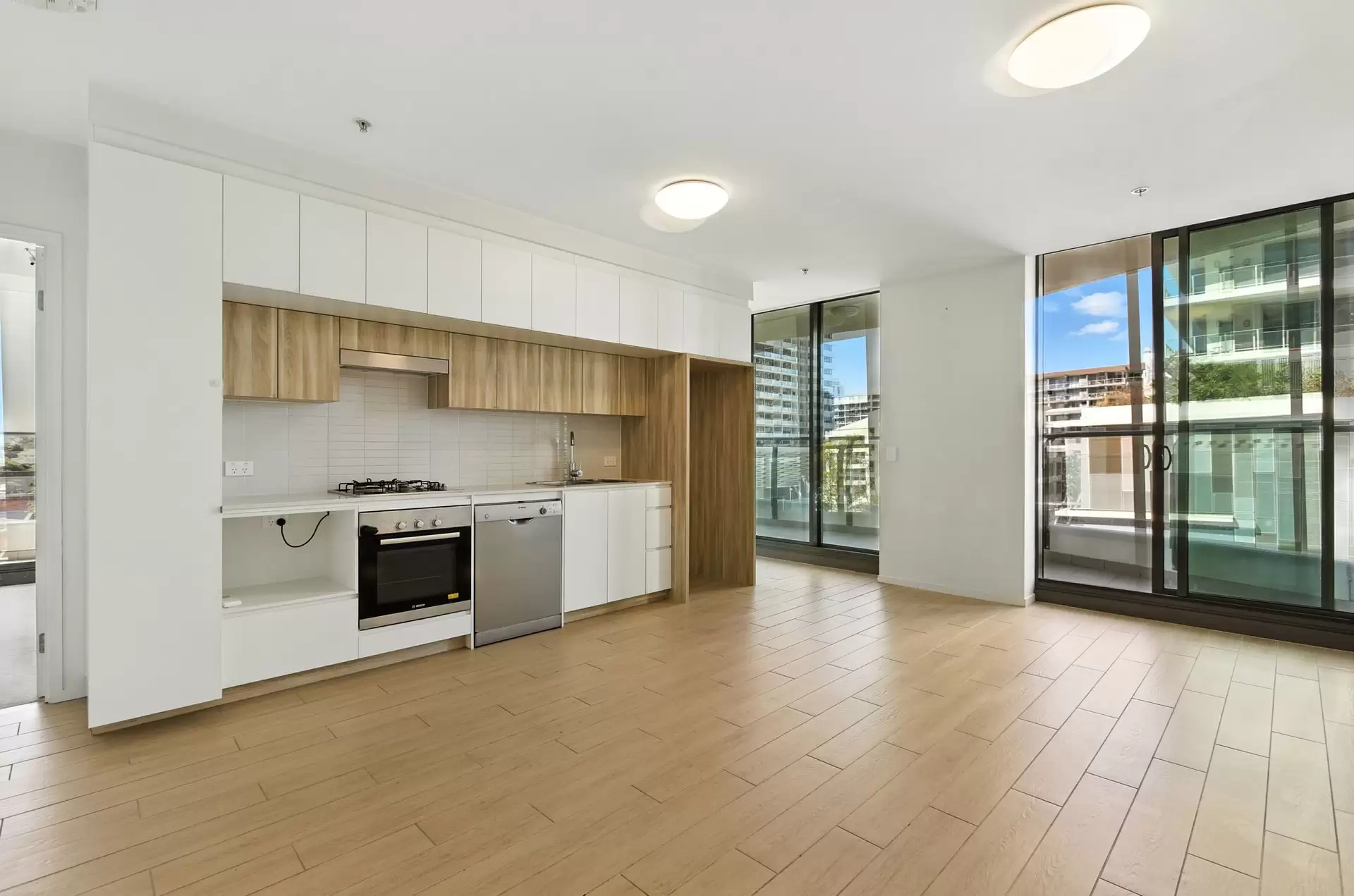 50402/37B Harbour Road, Hamilton Leased by Aurora Property - image 1