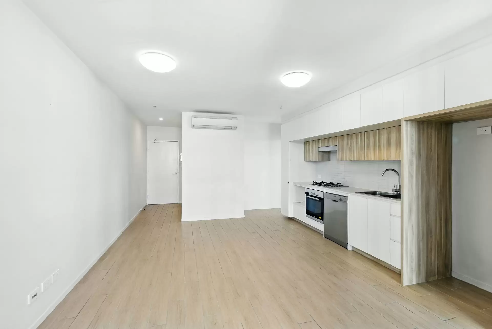 50402/37B Harbour Road, Hamilton Leased by Aurora Property - image 1