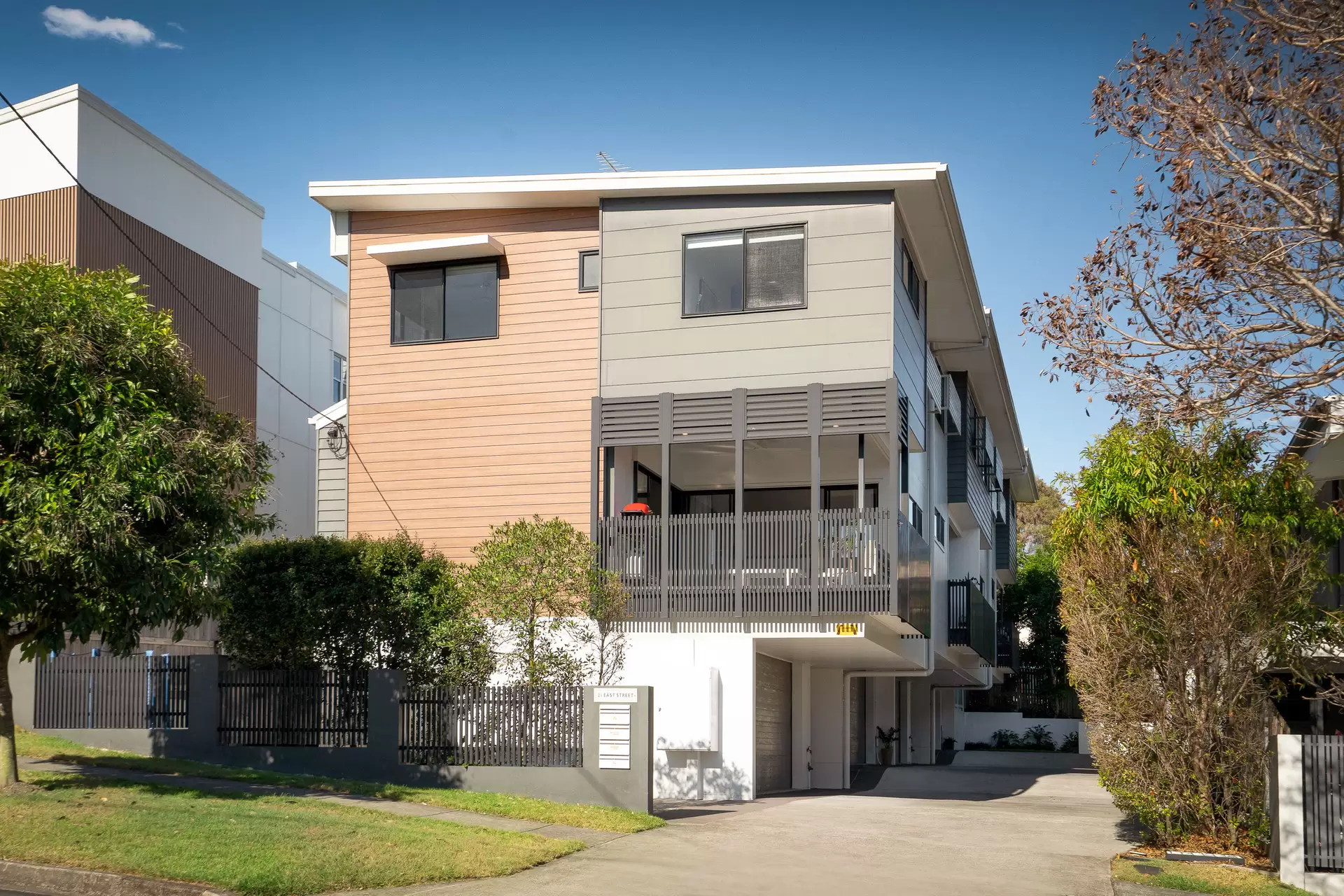 1/21 East Street, Camp Hill Sold by Aurora Property - image 1