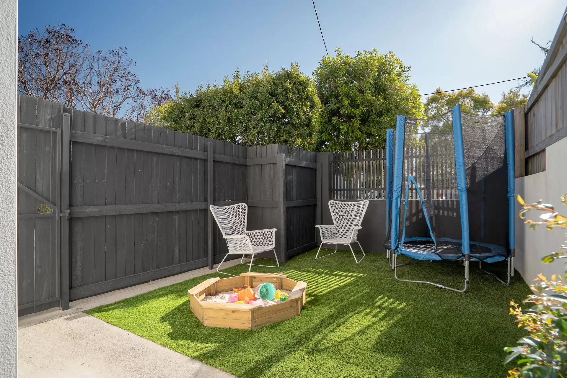 1/21 East Street, Camp Hill Sold by Aurora Property - image 1