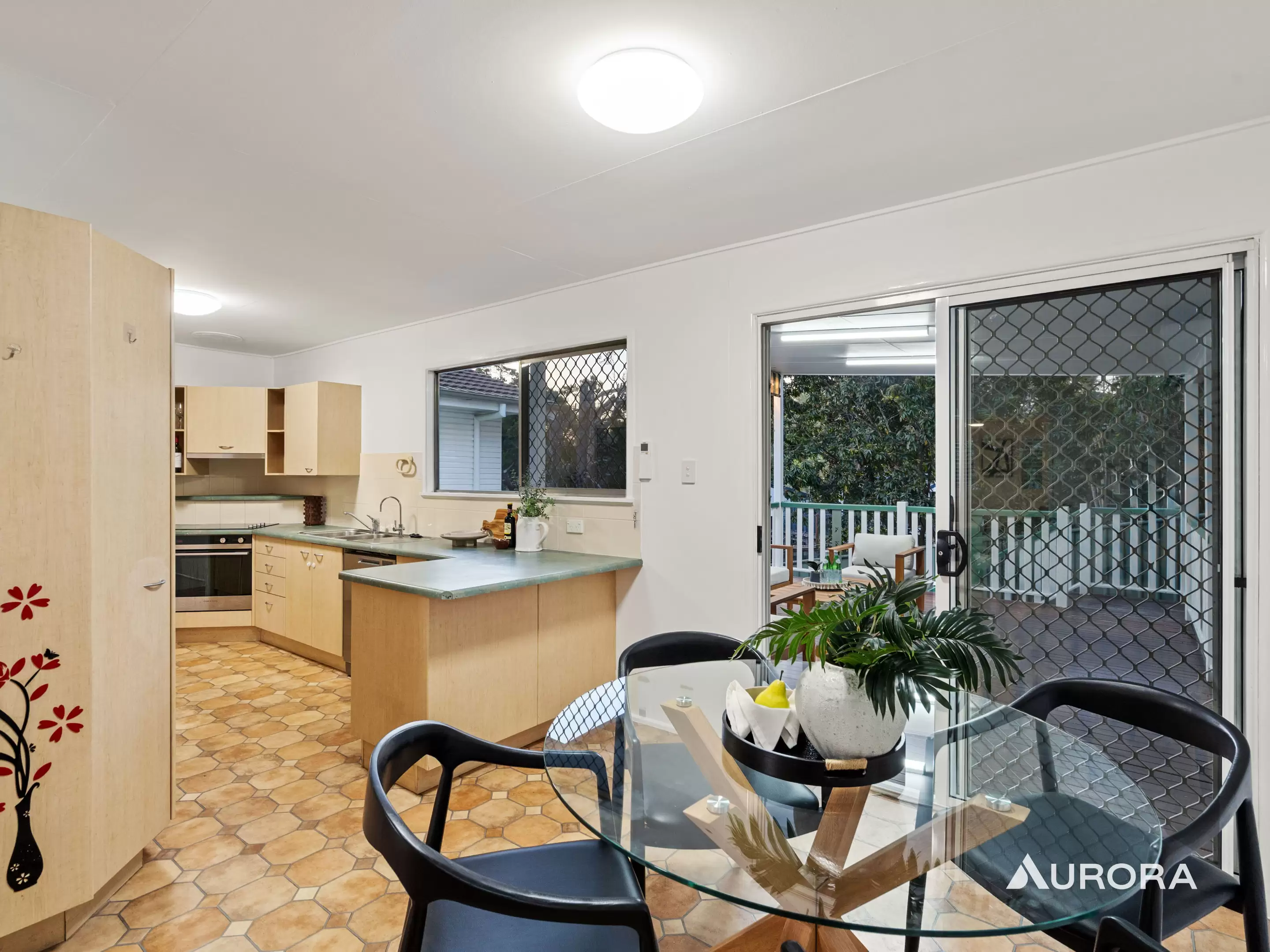 175 Gaynesford Street South, Holland Park West Sold by Aurora Property - image 7