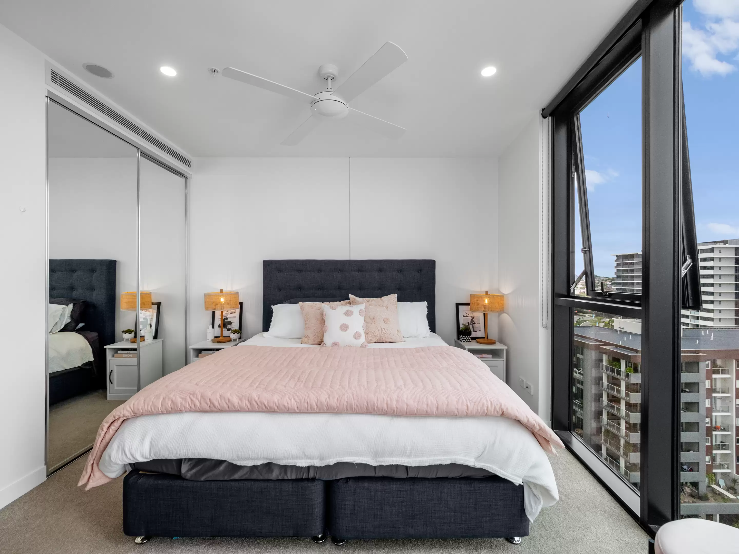 21203/7 Wharf Street, Hamilton Sold by Aurora Property - image 6