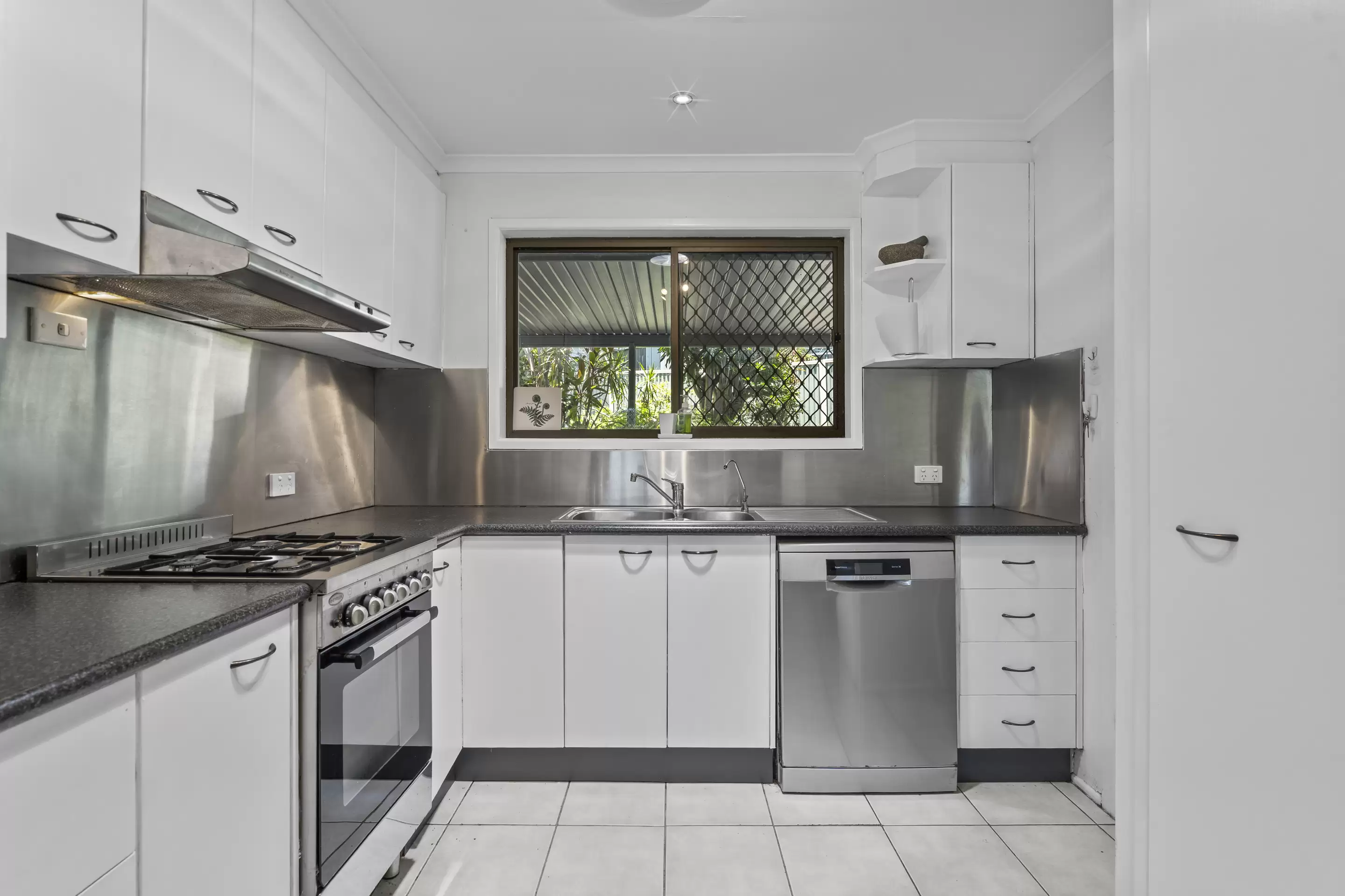 14 Kyoomba Street, Murarrie For Sale by Aurora Property - image 9