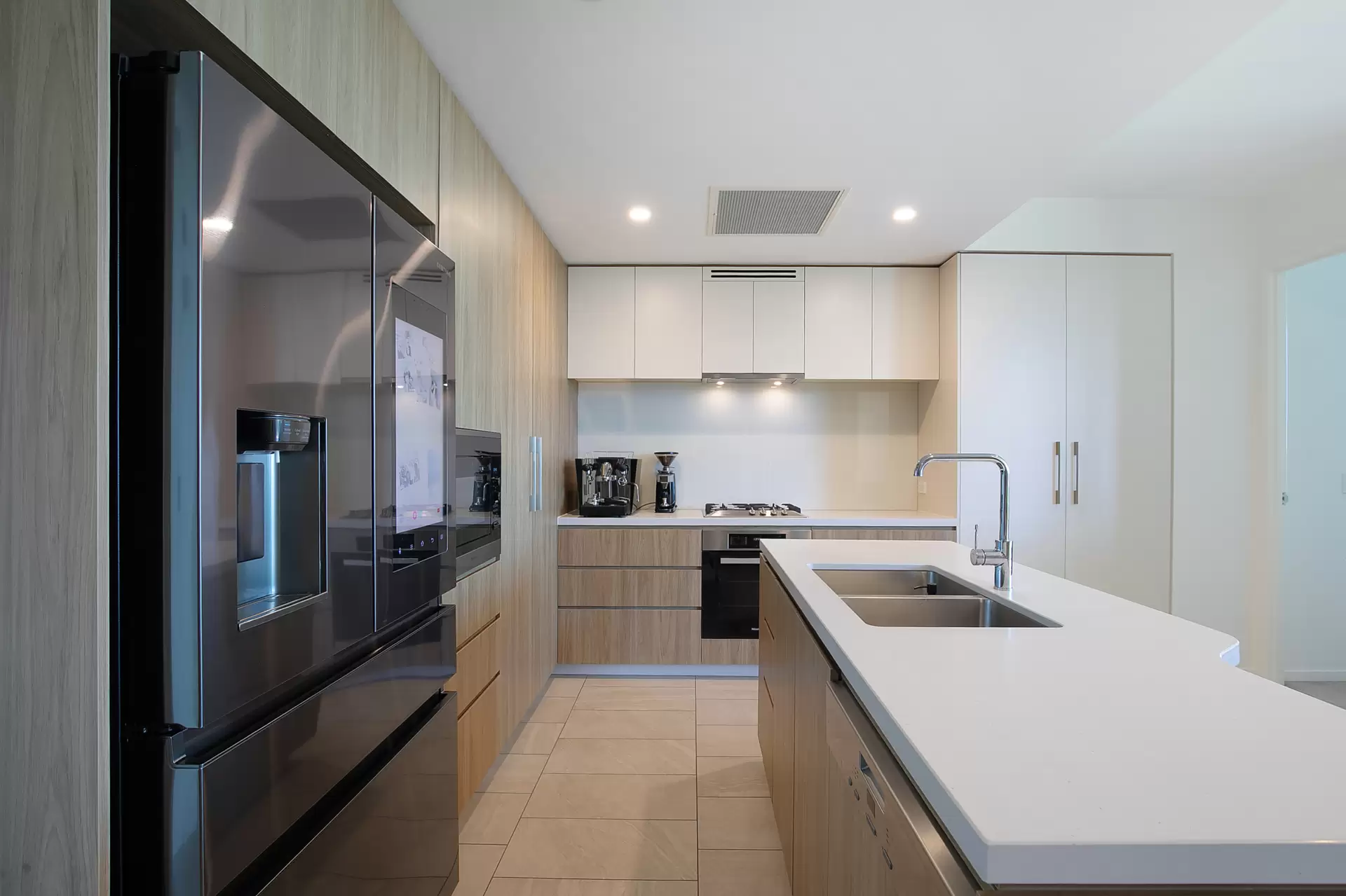 1003/25 Shafston Avenue, Kangaroo Point For Sale by Aurora Property - image 1