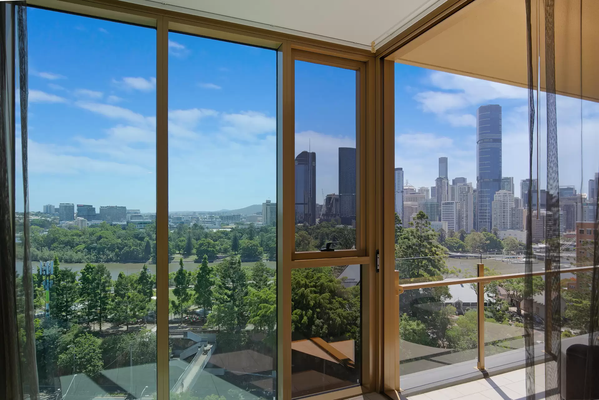 1003/25 Shafston Avenue, Kangaroo Point For Sale by Aurora Property - image 1