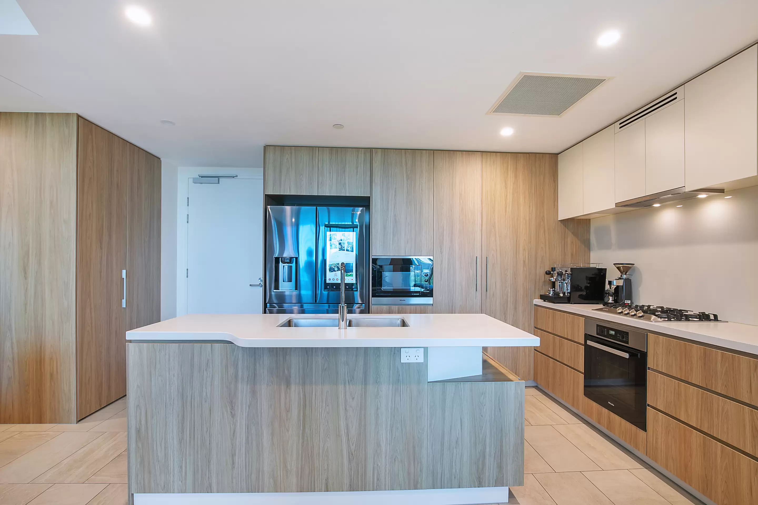 1003/25 Shafston Avenue, Kangaroo Point For Sale by Aurora Property - image 3