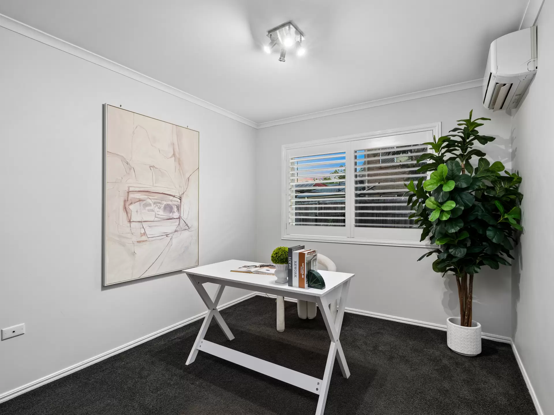 52 Berkley Place, Carindale Sold by Aurora Property - image 1