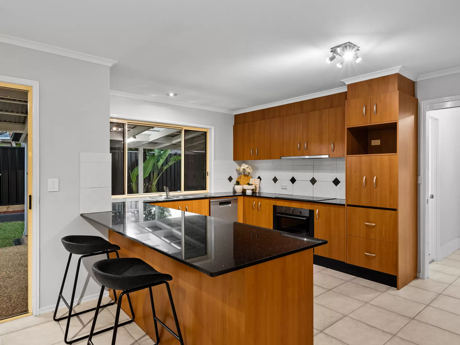 52 Berkley Place, Carindale Sold by Aurora Property - image 1