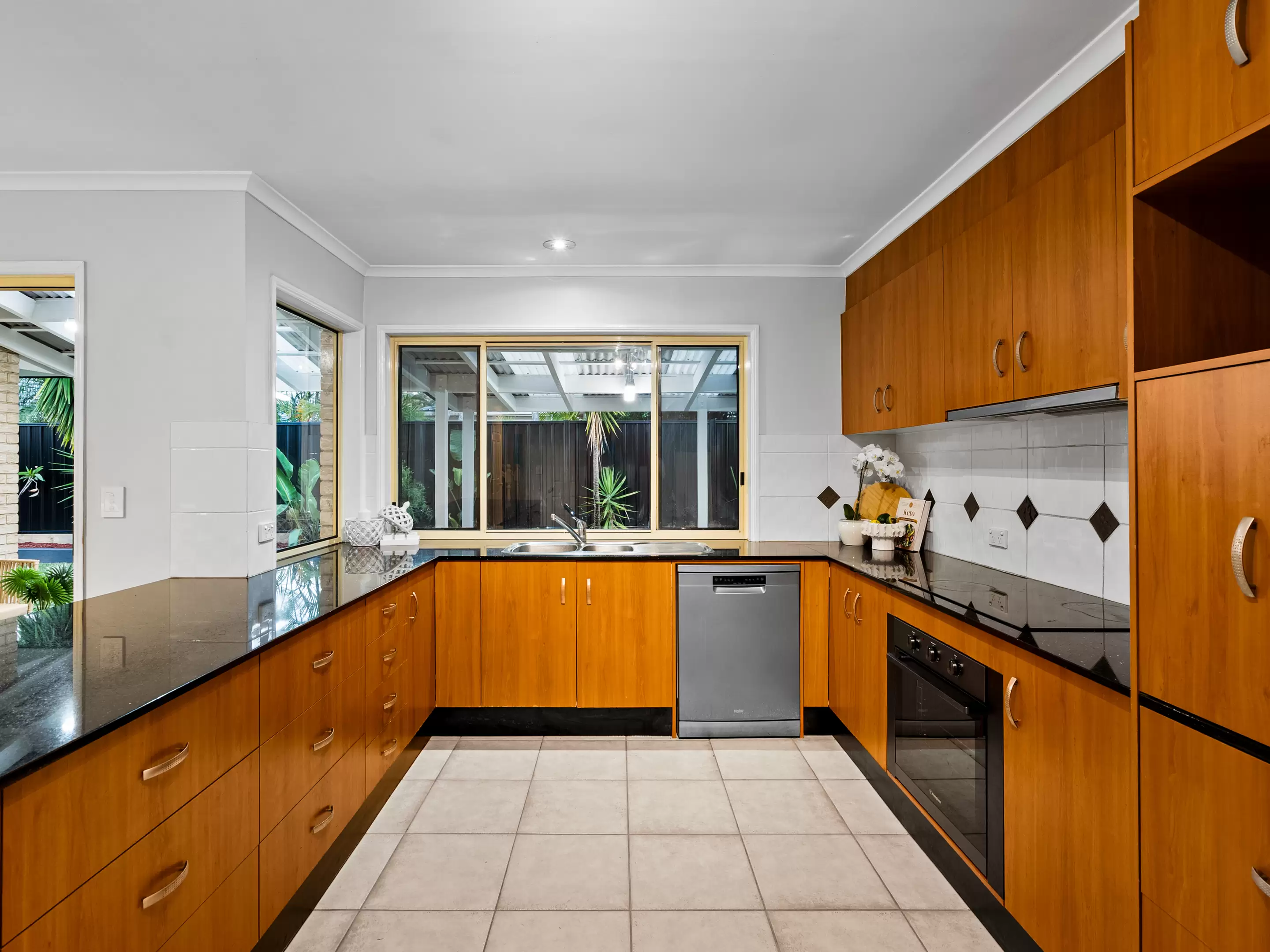 52 Berkley Place, Carindale Sold by Aurora Property - image 7