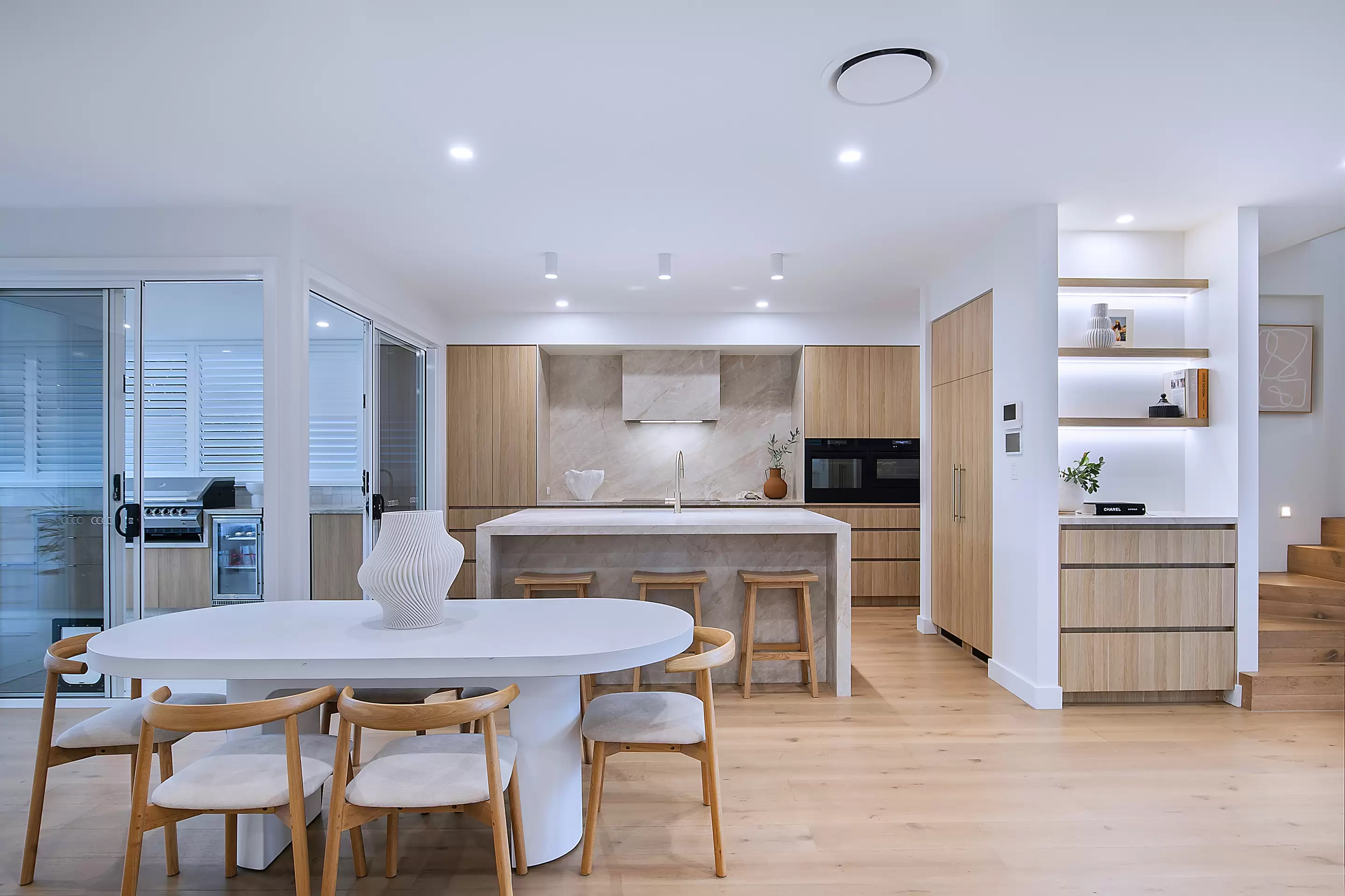 258 Chatsworth Road, Coorparoo Sold by Aurora Property - image 3