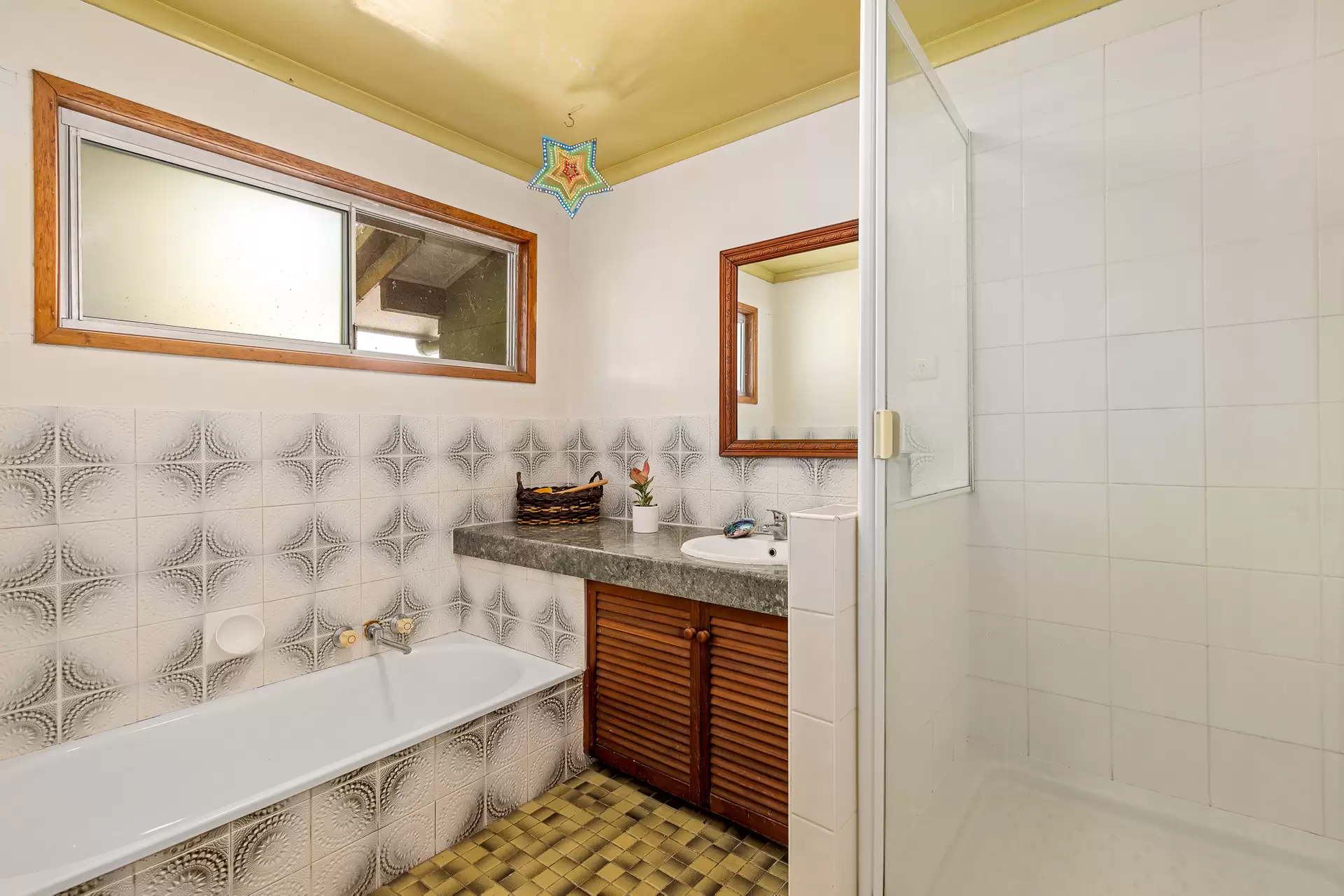 370 Belmont Road, Belmont Sold by Aurora Property - image 1