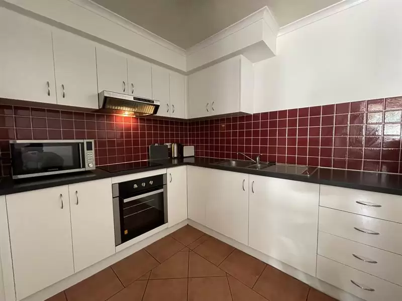 19/106 Linton Street, Kangaroo Point Leased by Aurora Property - image 3