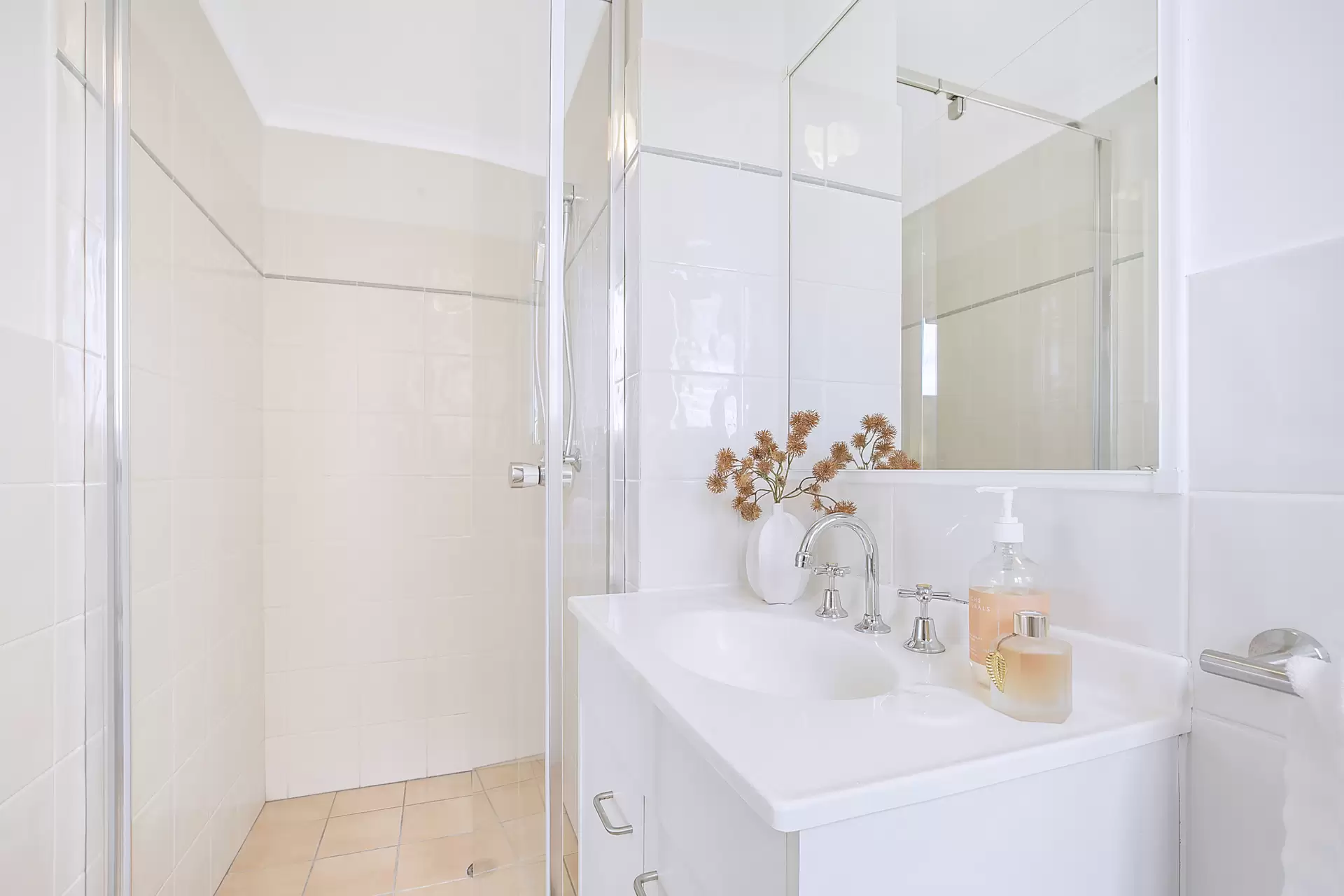 2/69 Shakespeare Street, Coorparoo For Sale by Aurora Property - image 1