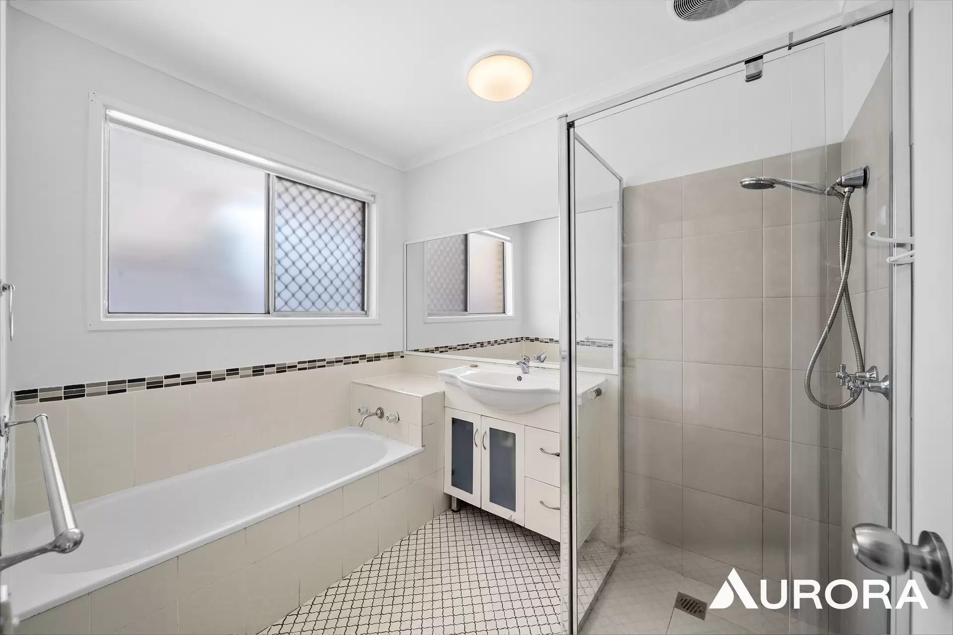 379 McCullough, Sunnybank For Lease by Aurora Property - image 1