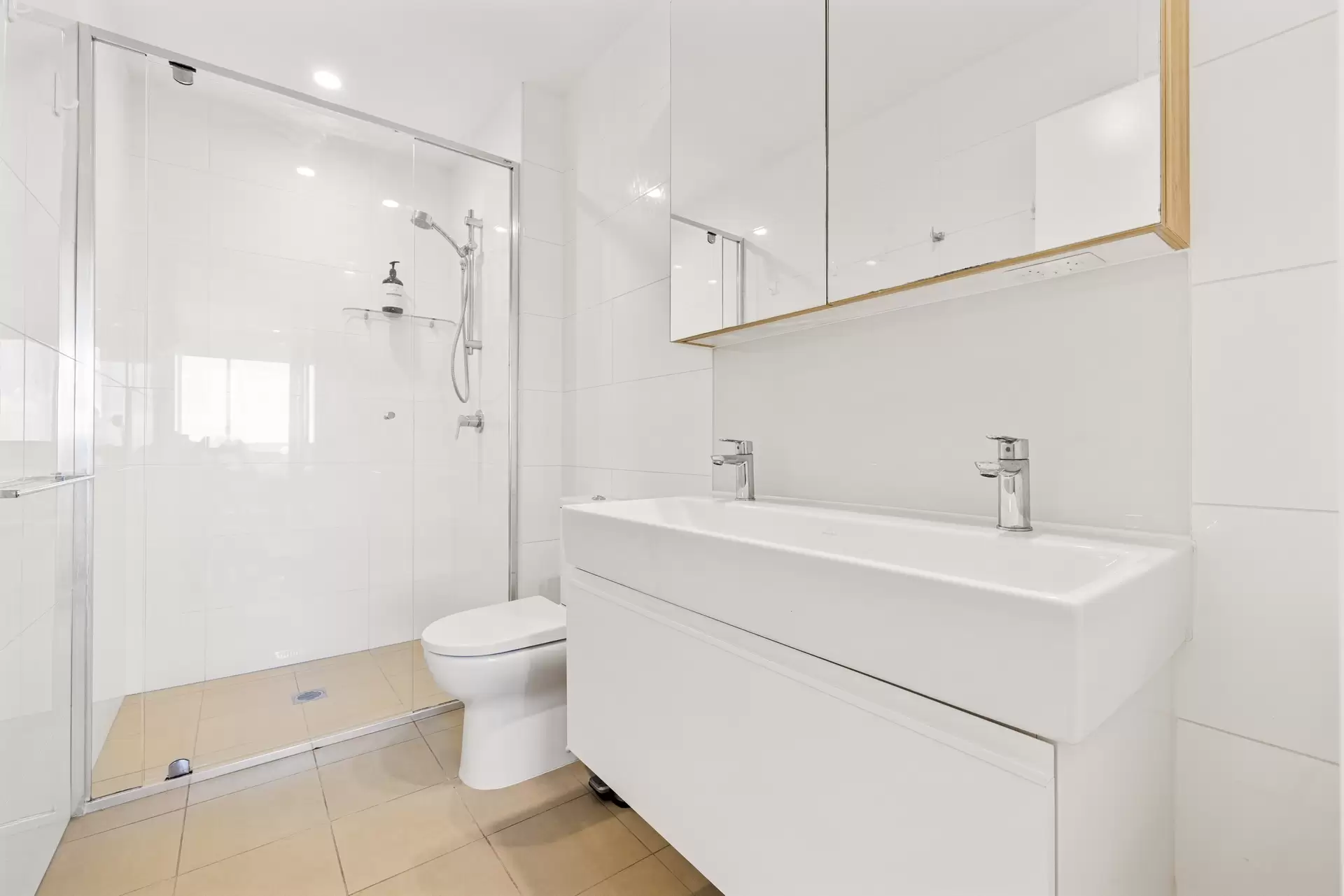 21312/37D Harbour Road, Hamilton Sold by Aurora Property - image 1