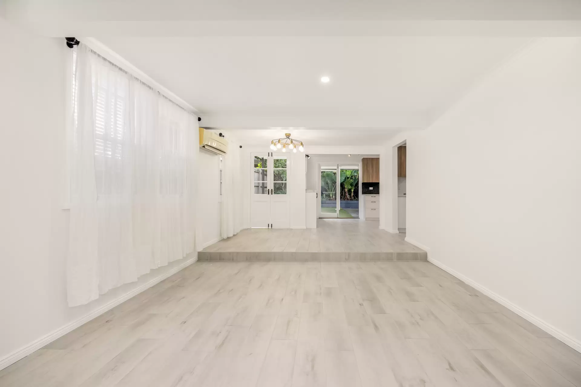 21 Flower Street, Woolloongabba Sold by Aurora Property - image 1