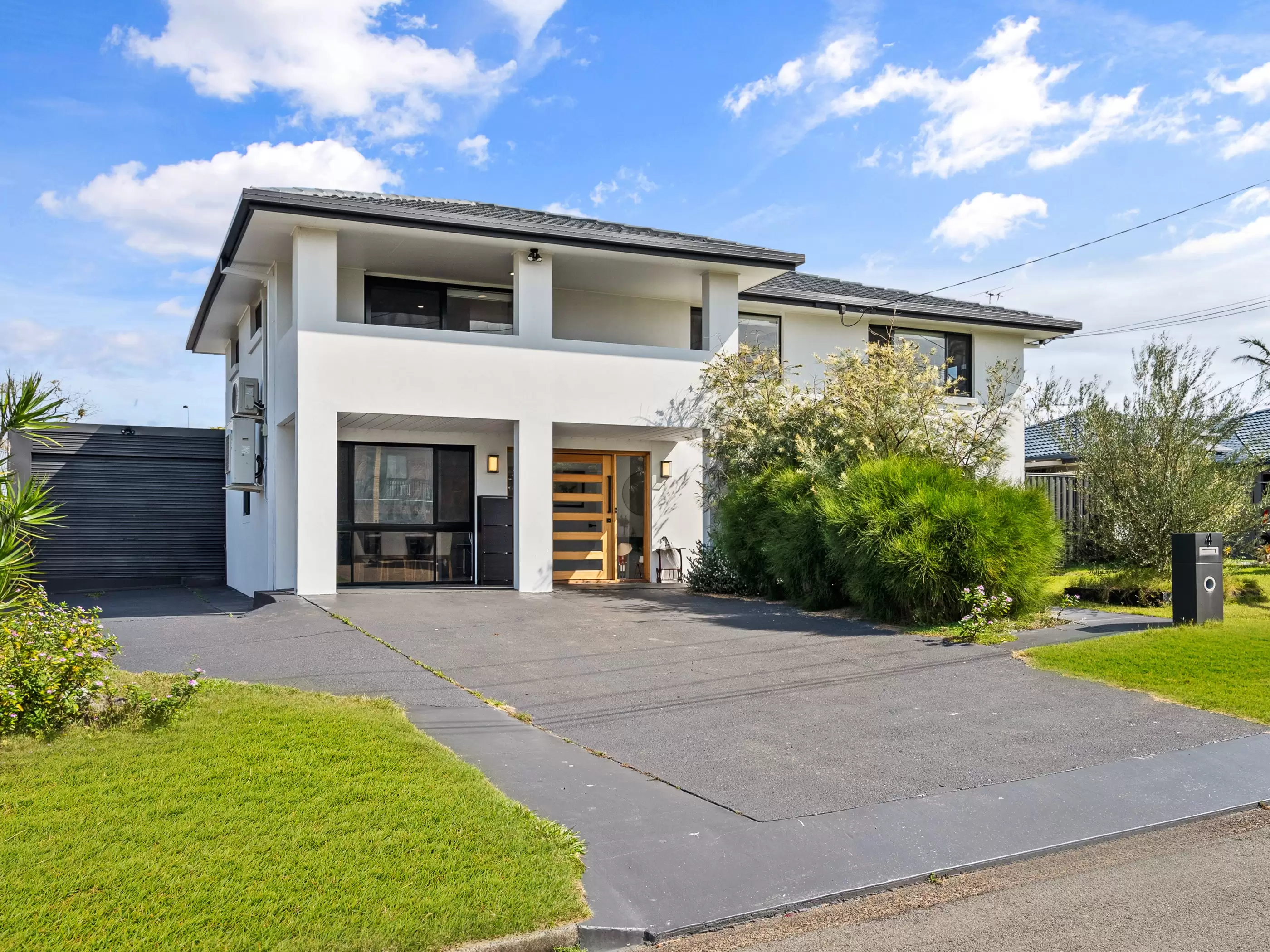 4 Linda Street, Birkdale Auction by Aurora Property - image 1