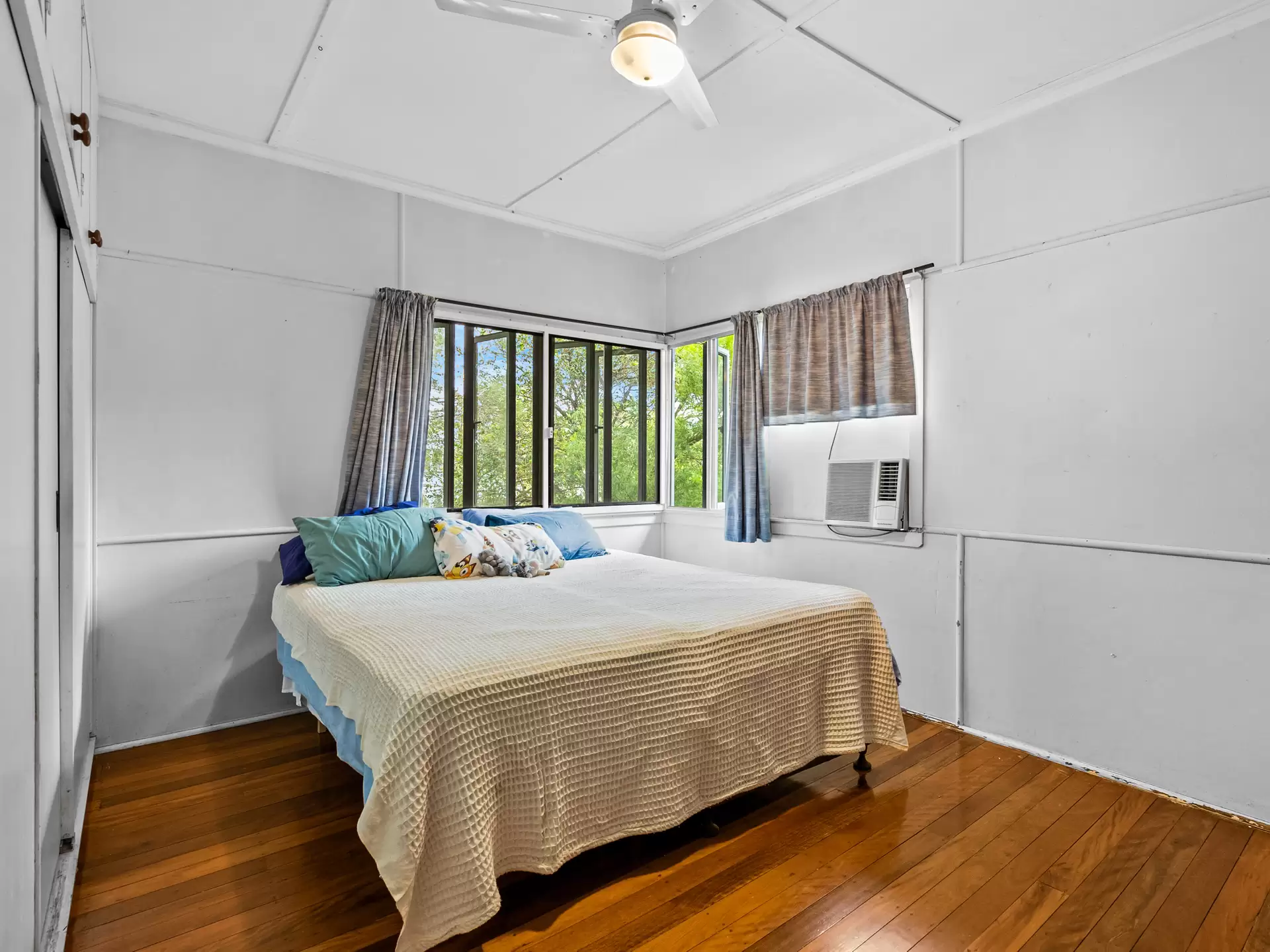 14 Chancellor Street, Sherwood Auction by Aurora Property - image 1