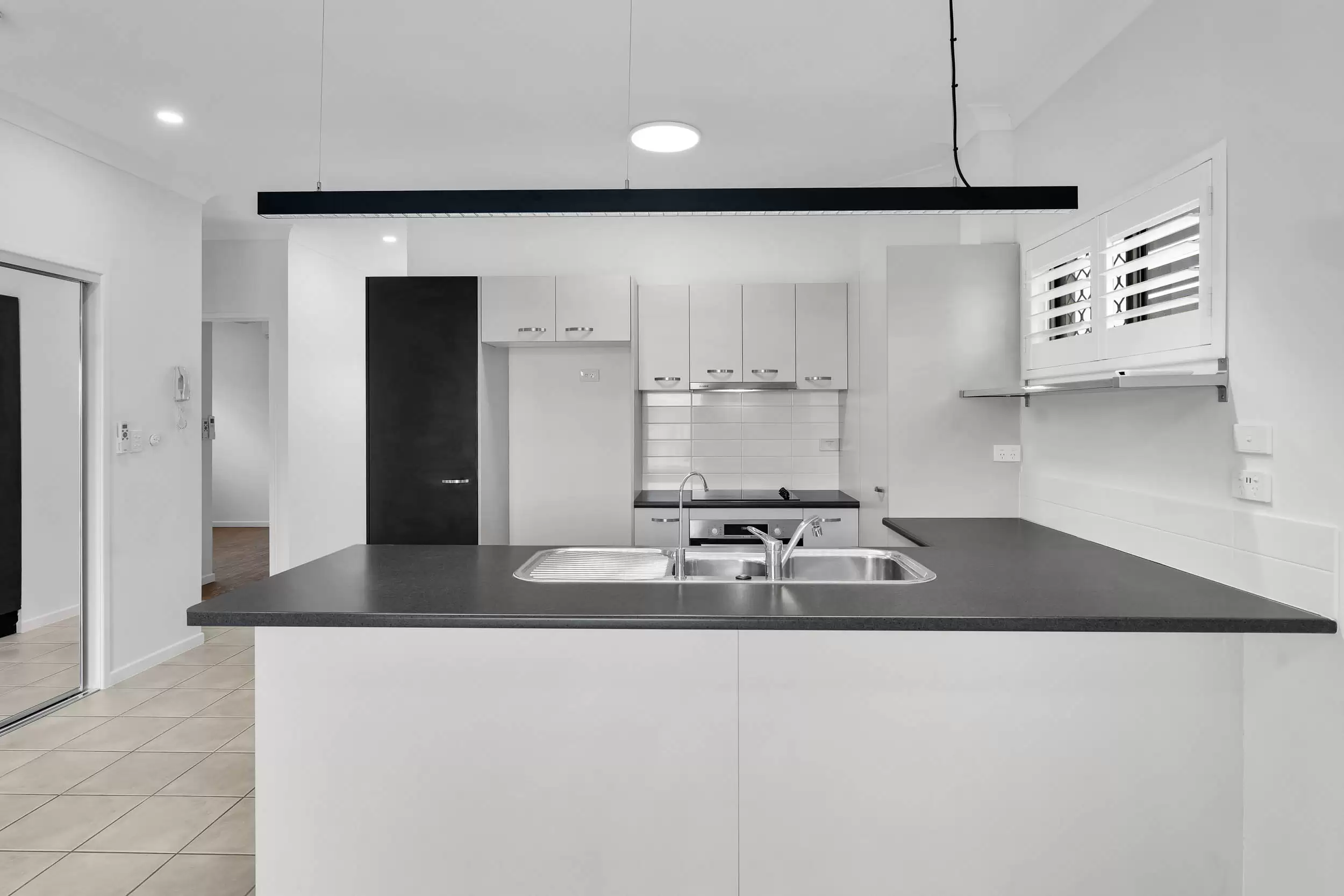 6/296 Cornwall Street, Stones Corner For Lease by Aurora Property - image 4