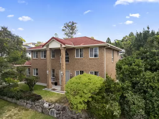 1 Nelson Place, Newmarket Auction by Aurora Property