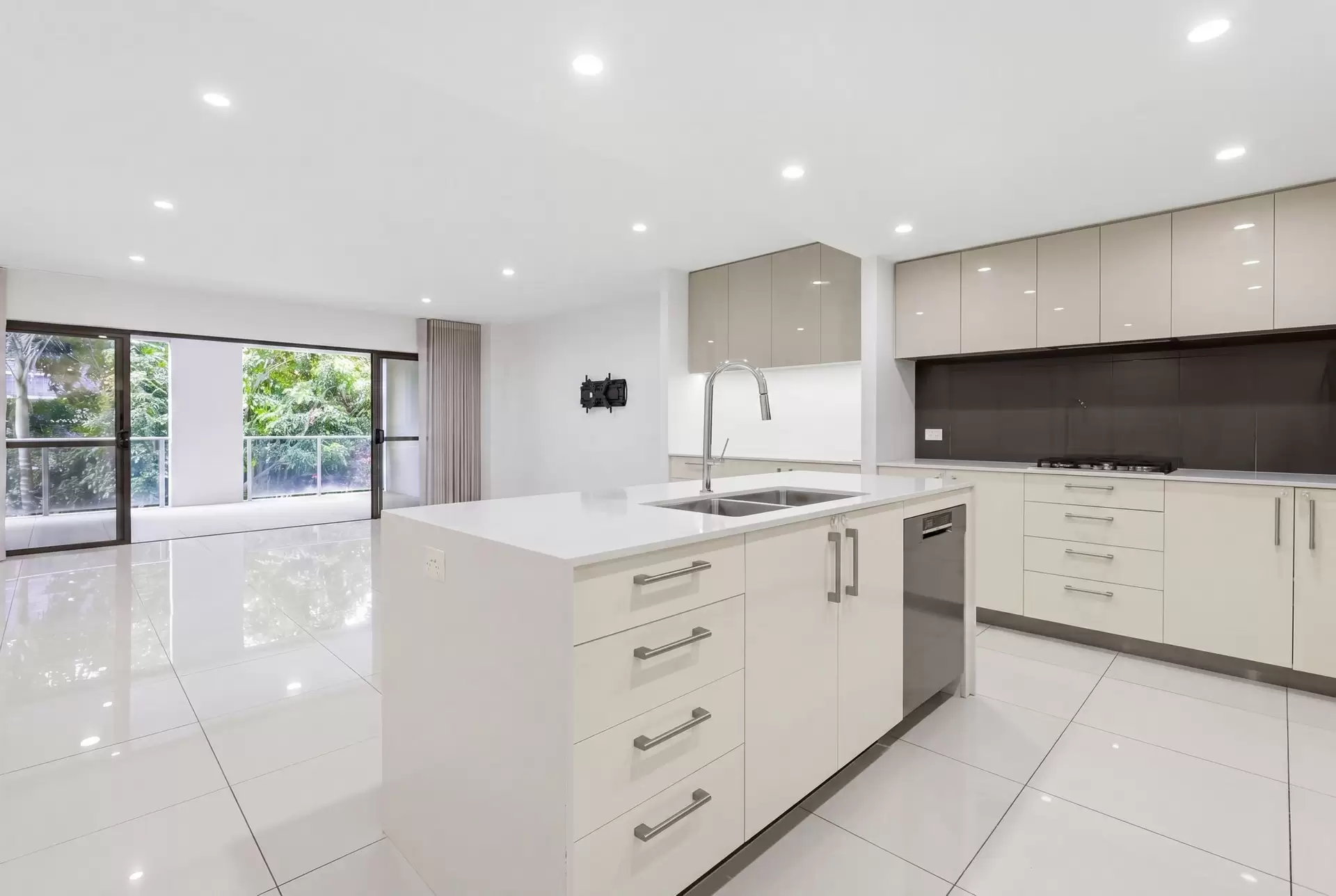 9/18 Helen Street, Teneriffe For Lease by Aurora Property - image 1