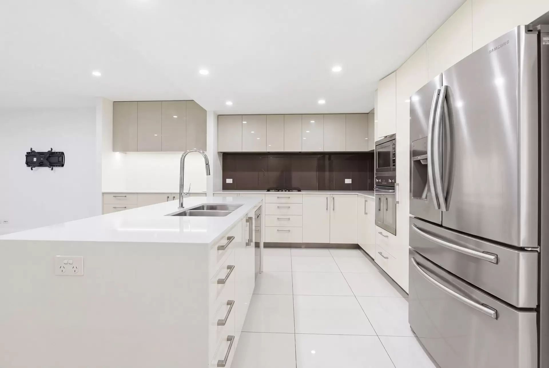 9/18 Helen Street, Teneriffe For Lease by Aurora Property - image 1