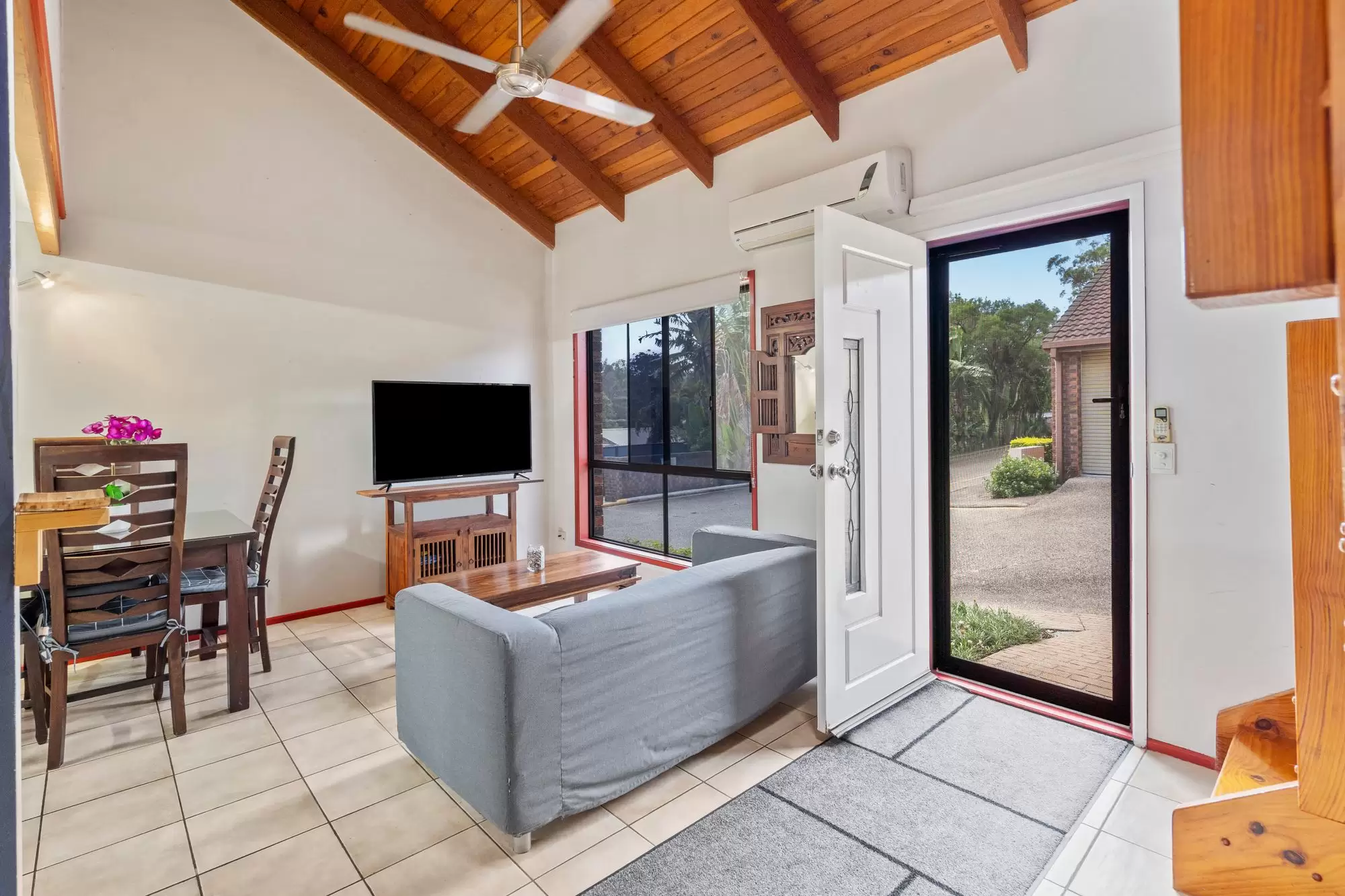 45/93-95 Barbaralla Drive, Springwood Auction by Aurora Property - image 2