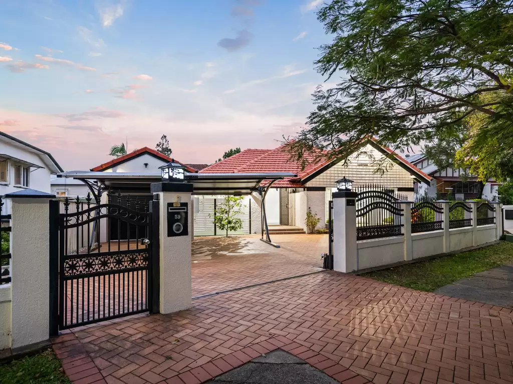 59 Hill End Terrace, West End For Sale by Aurora Property