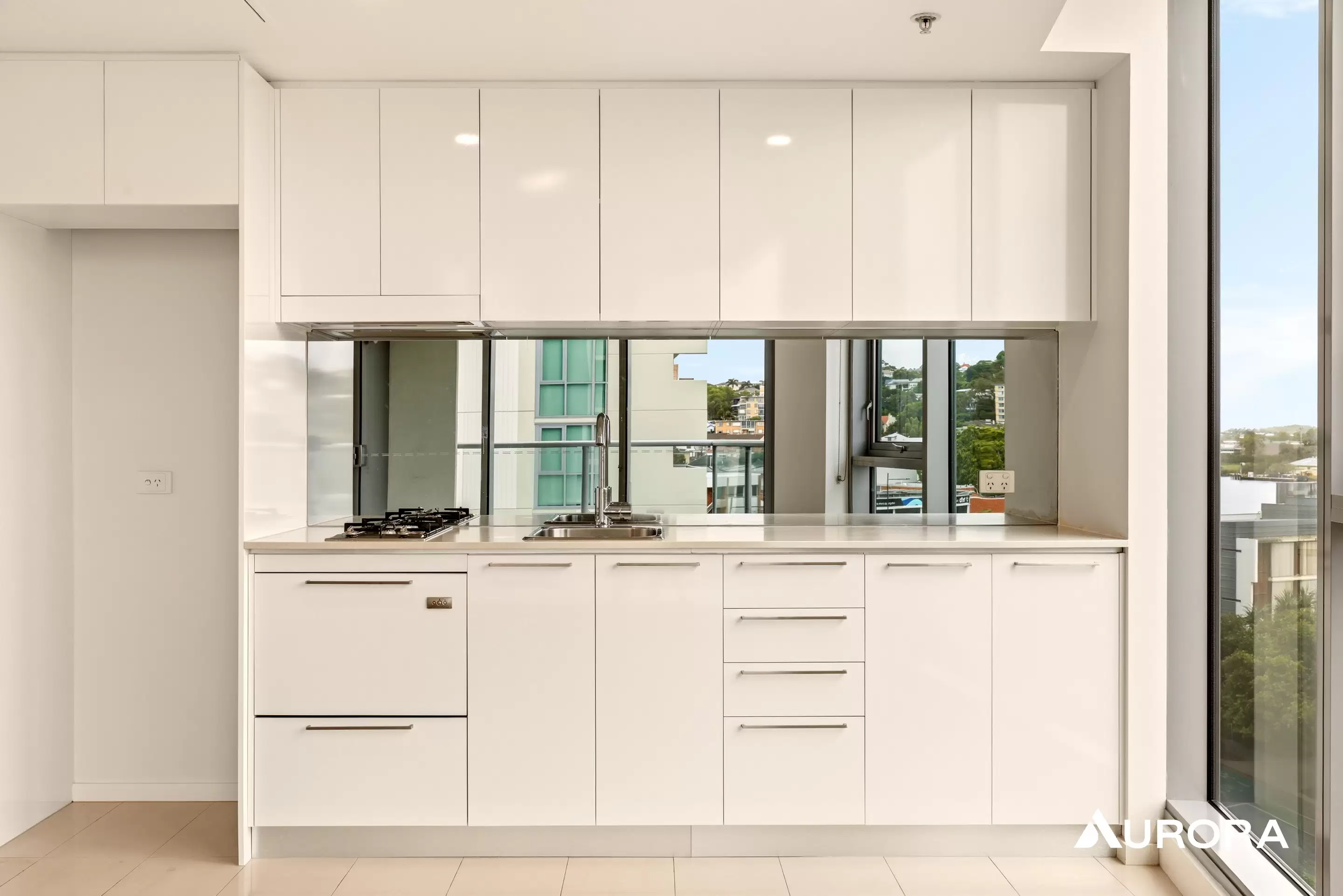 10513/8 Harbour Road, Hamilton For Lease by Aurora Property - image 3