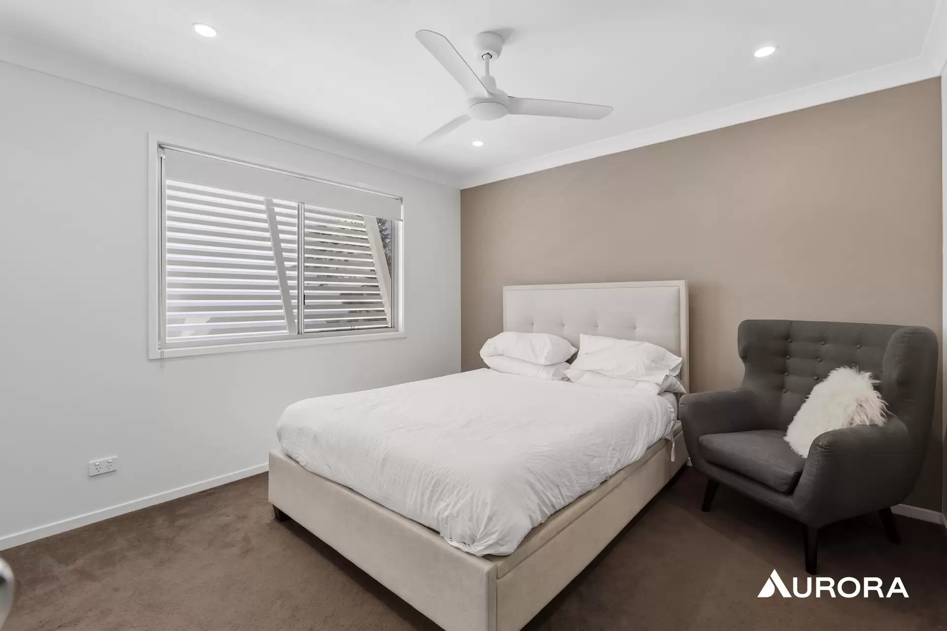 5/8 Eric Road, Holland Park For Lease by Aurora Property - image 1