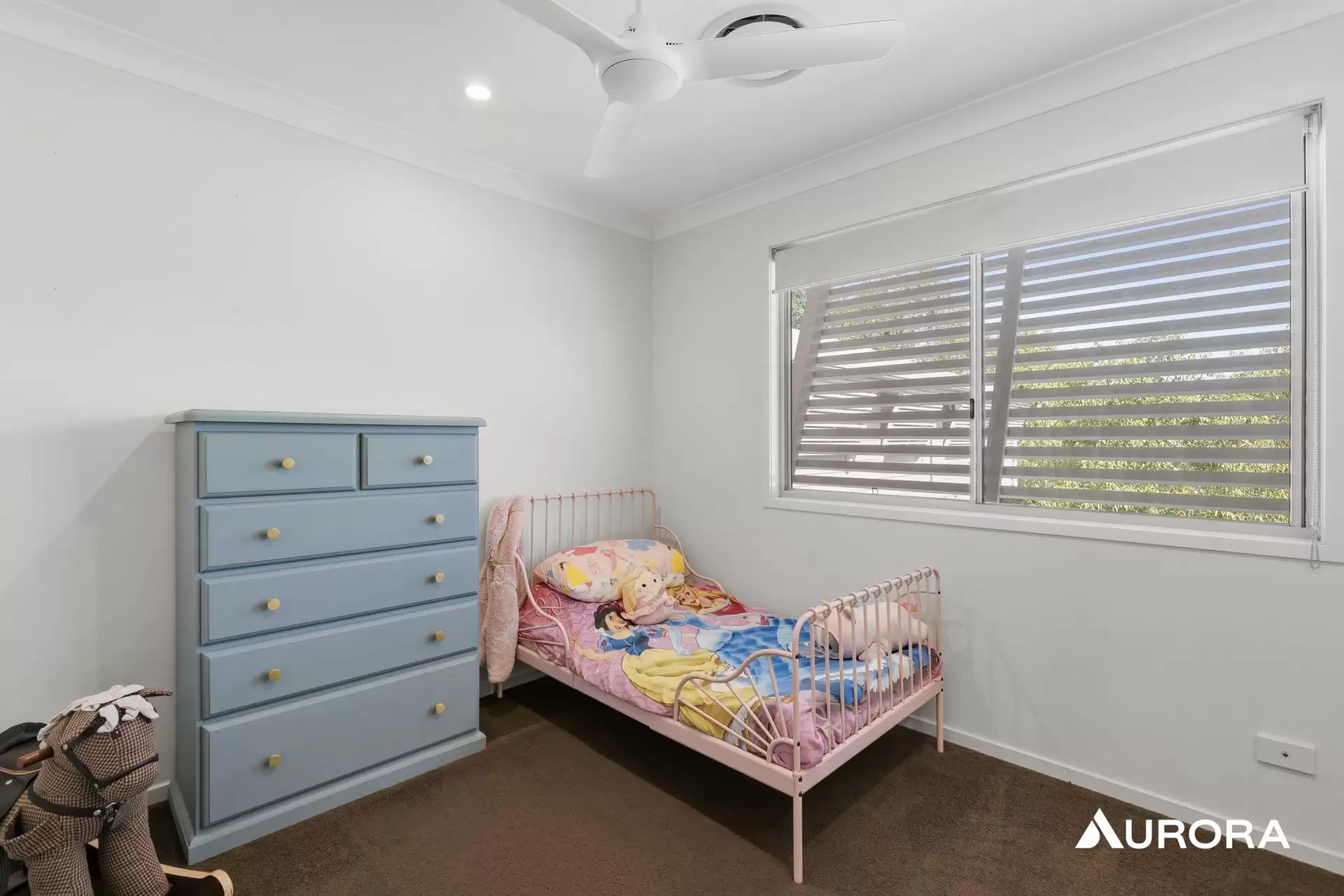 5/8 Eric Road, Holland Park For Lease by Aurora Property - image 1