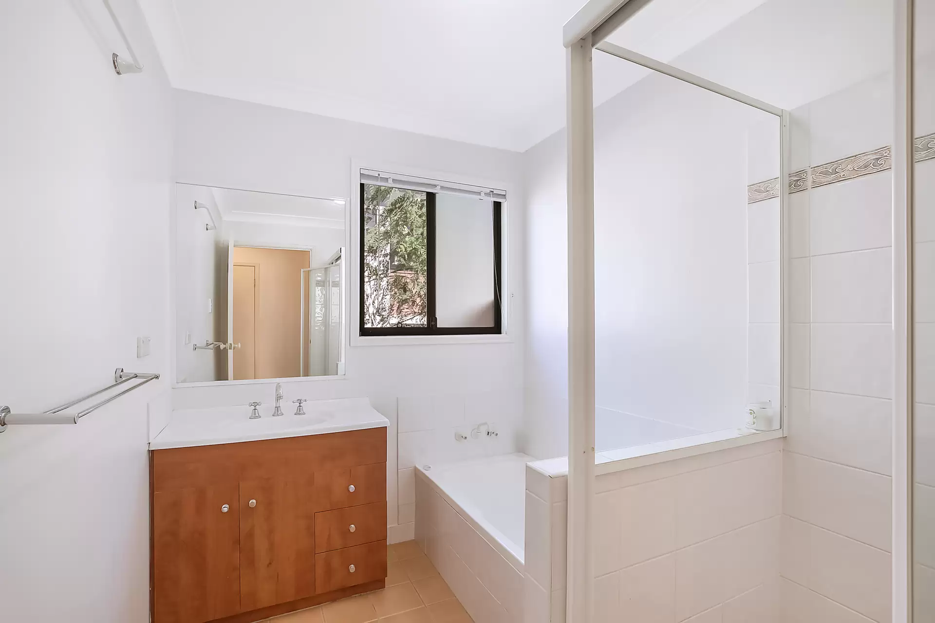 2/55 Jones Road, Carina Heights For Sale by Aurora Property - image 1