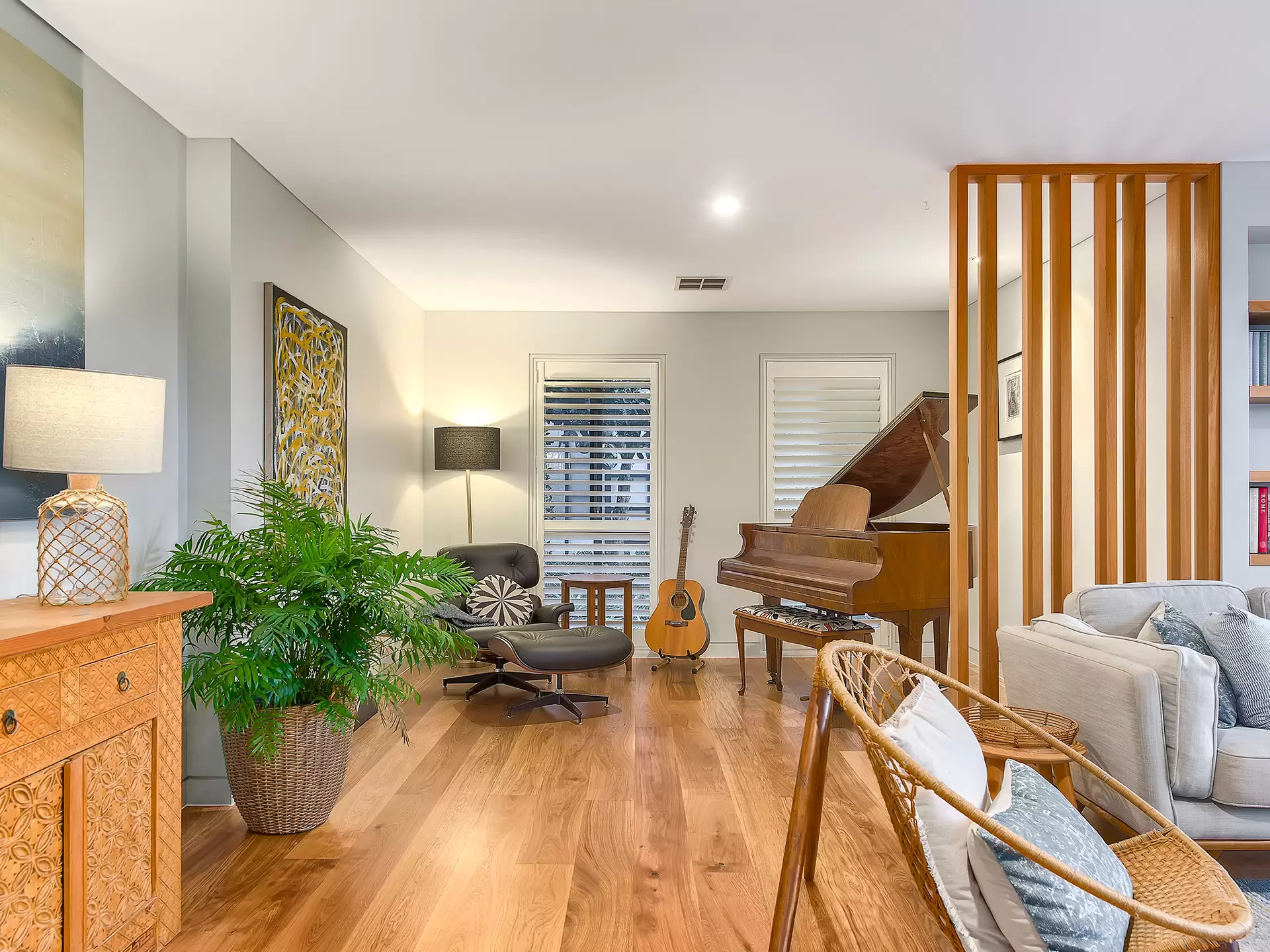 9 Laurence Street, Newmarket Sold by Aurora Property - image 1