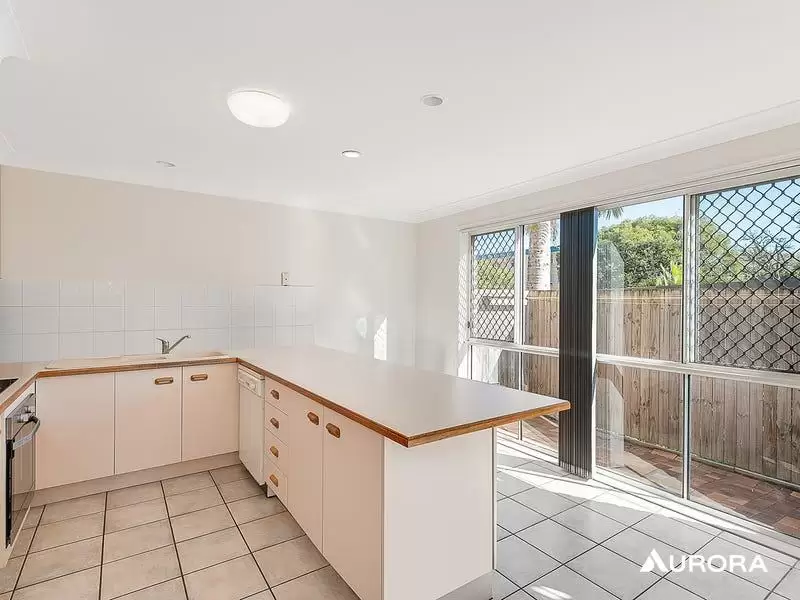 2/35 Noela Street, Coorparoo For Lease by Aurora Property - image 4