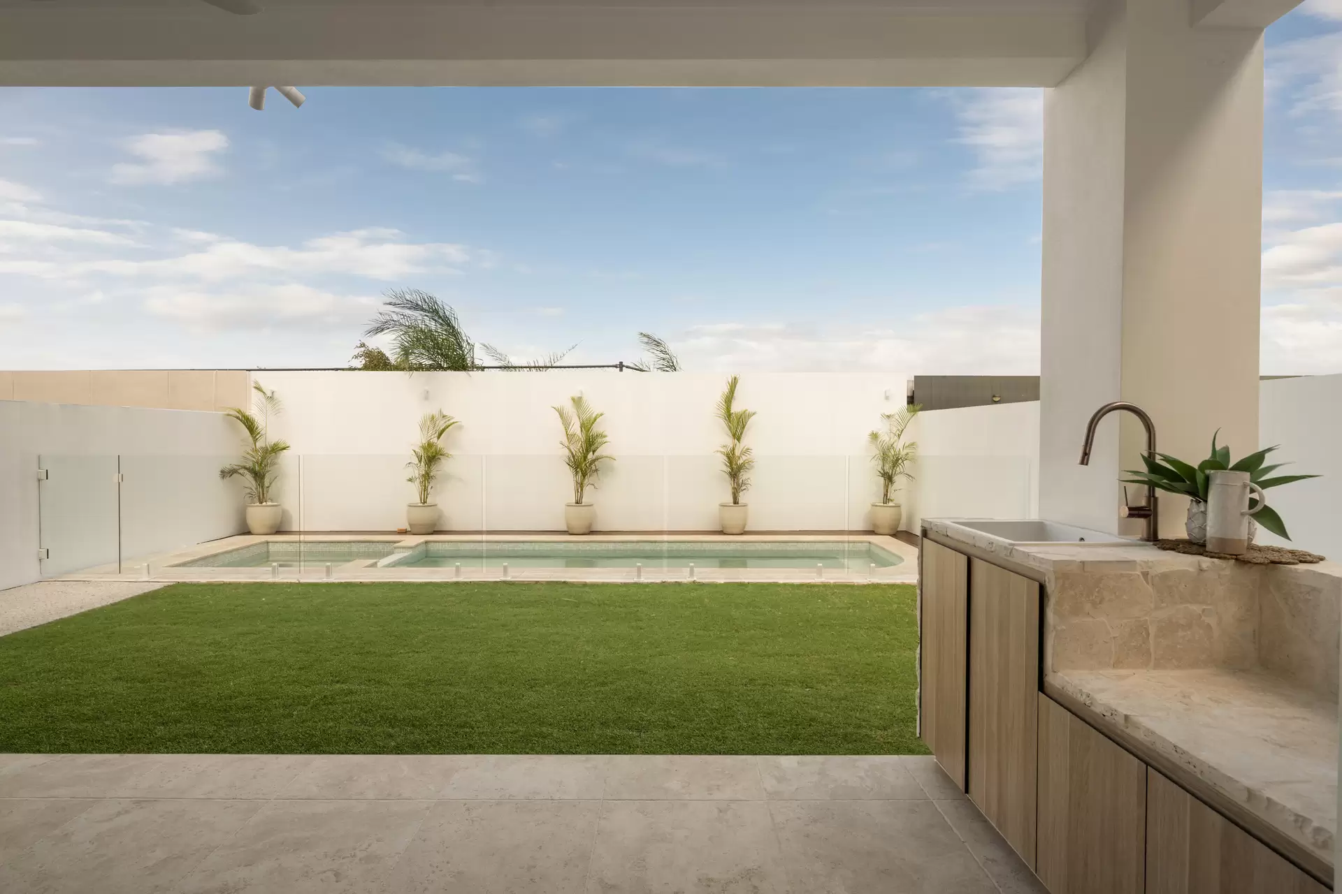 91 Raceview Avenue, Hendra Auction by Aurora Property - image 1