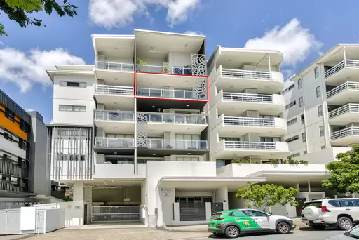 504/19 Isedale Street, Wooloowin Sold by Aurora Property
