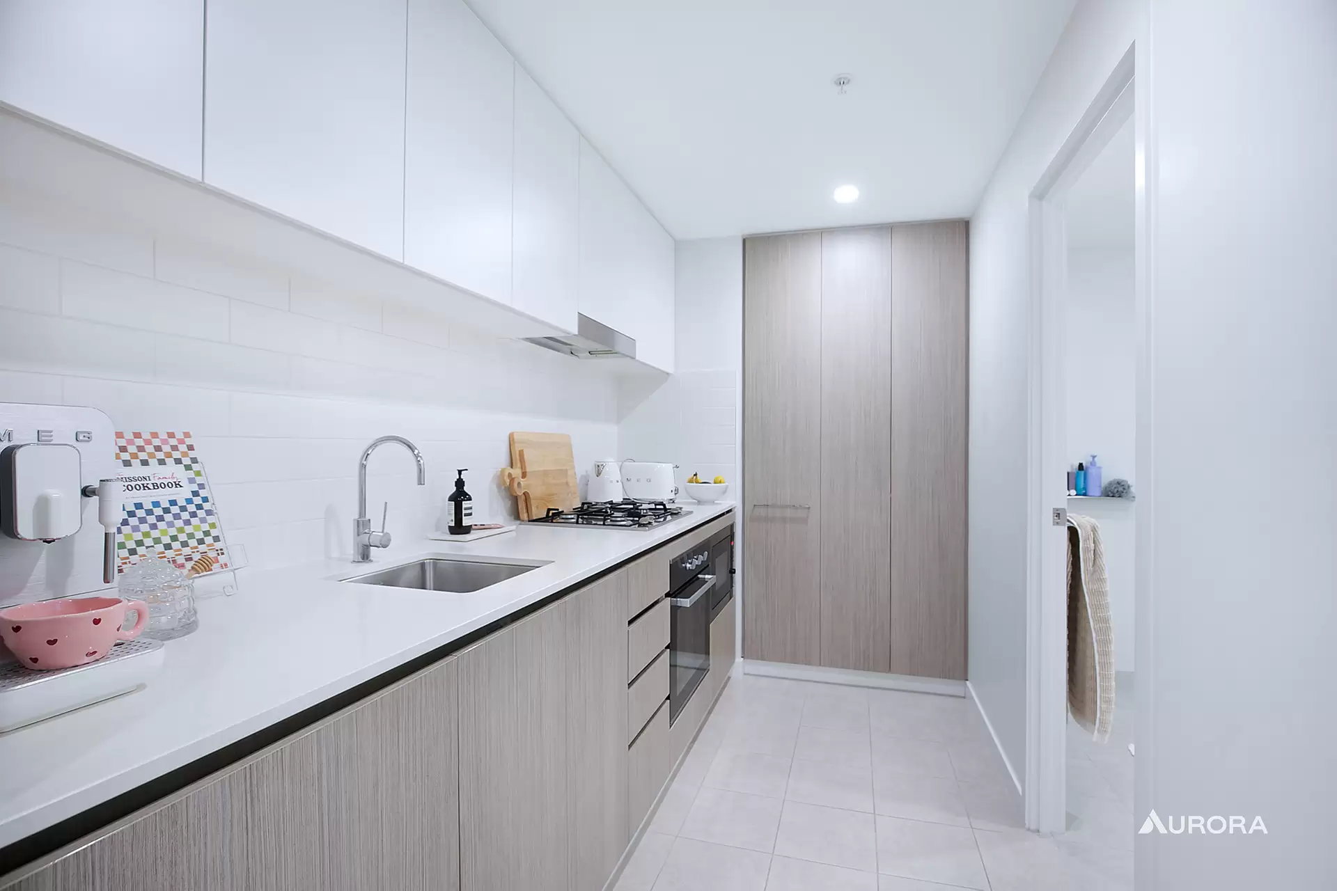 10201/7 Wharf Street, Hamilton Sold by Aurora Property - image 1